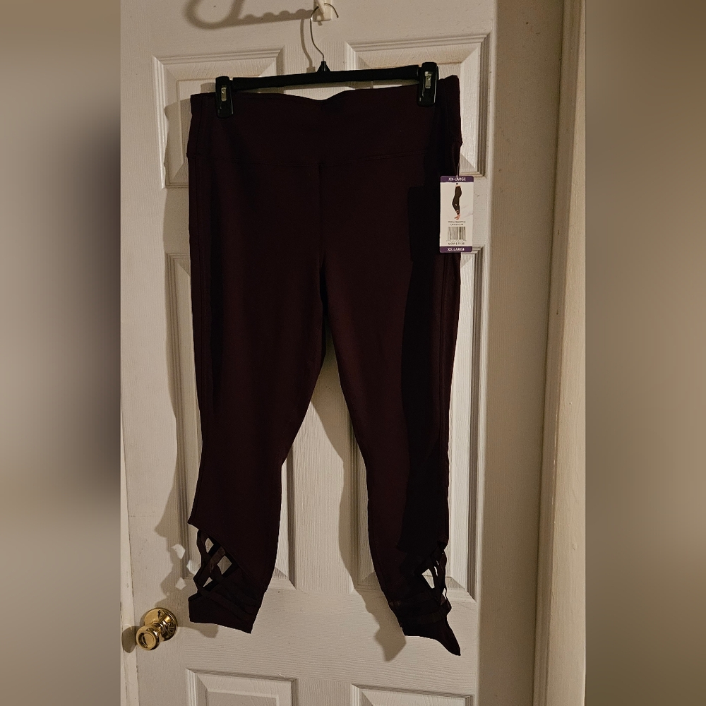 NWT Women's Burgundy Leggings with criss-cross cut-outs / XXL